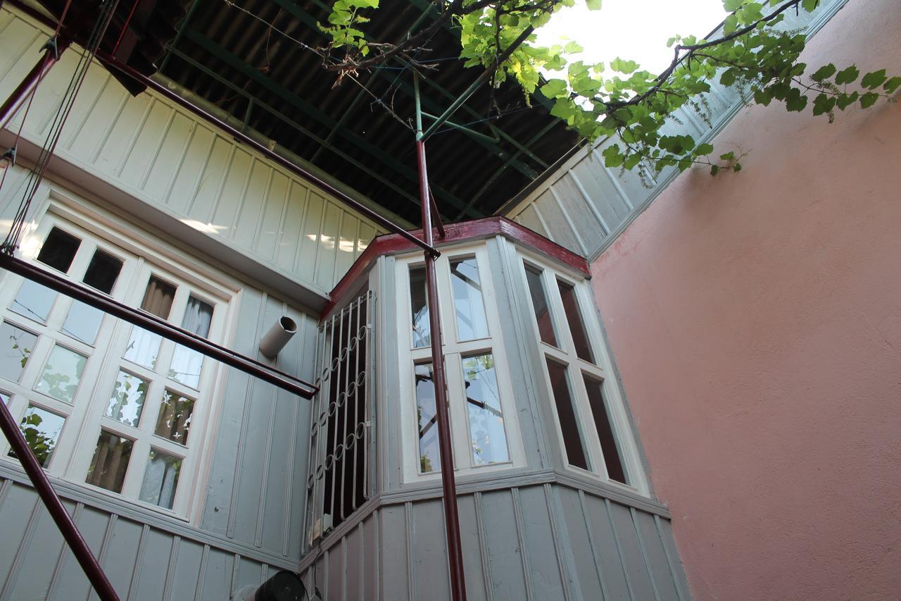 Hostel Old City Sololaki ティビリシ エクステリア 写真