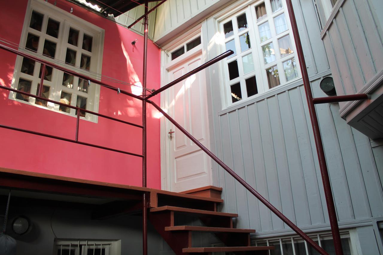 Hostel Old City Sololaki ティビリシ エクステリア 写真